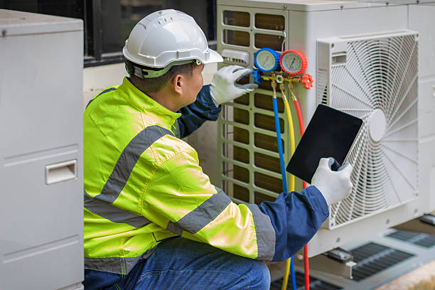 Professional Hvac technician working in Burnettsville, IN